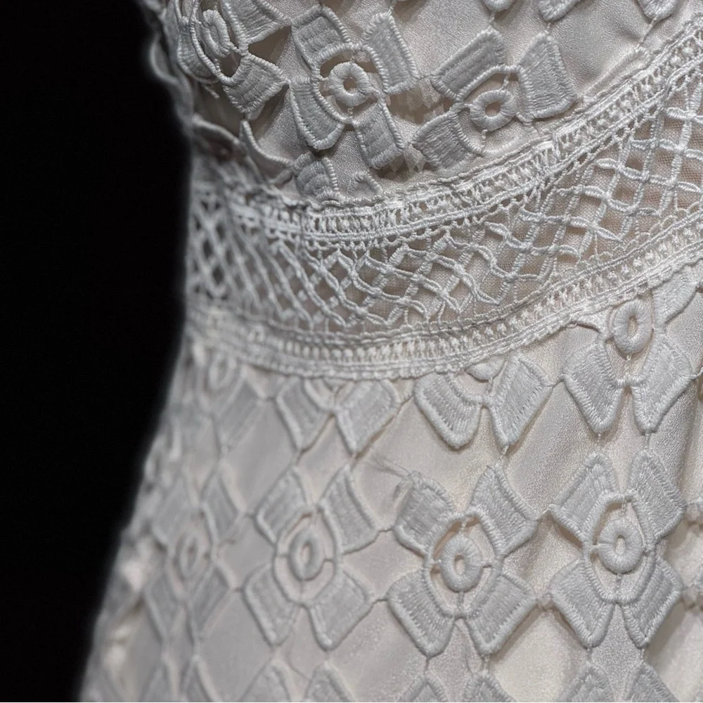 Romeo & Juliet Couture Cream Lace Mini Dress - Picture 12 of 12